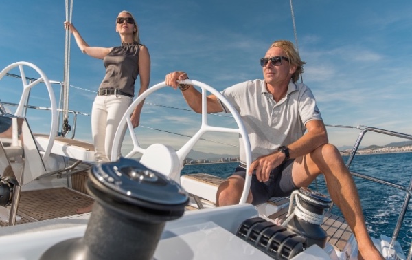 Control all lines easily from the helm on every Hanse yacht