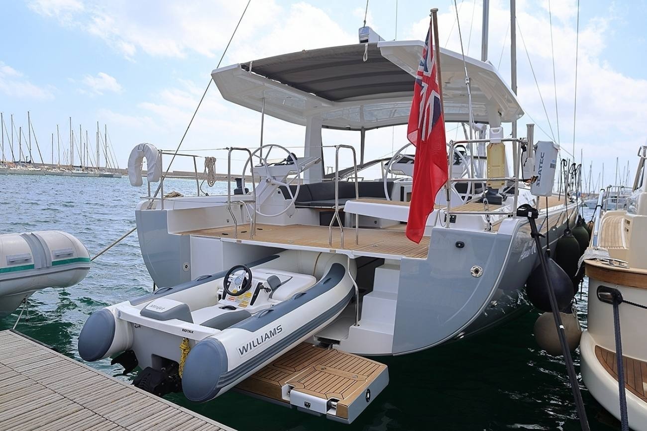 Hanse 588 For Sale, tender garage